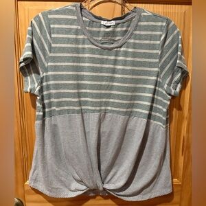 Eyeshadow knotted hem Short Sleeve T-Shirt women’s XL light green, white, grey